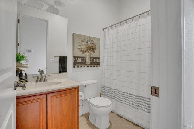 1007 Canterbury Ct, Vacaville, CA 95687