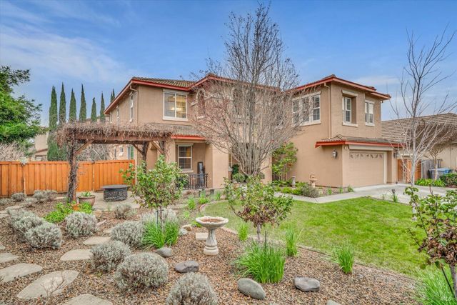 1007 Canterbury Ct, Vacaville, CA 95687