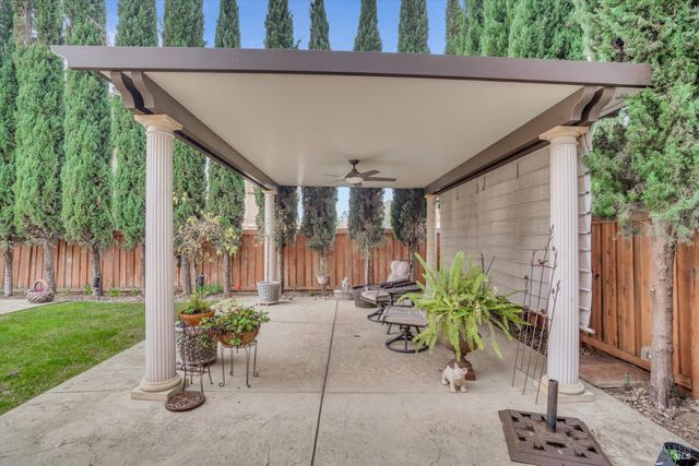 1007 Canterbury Ct, Vacaville, CA 95687