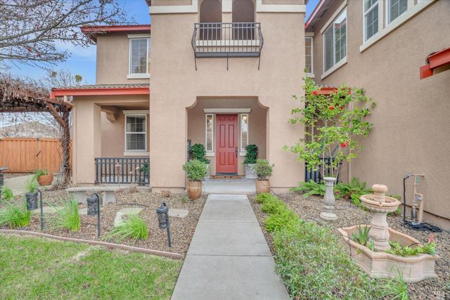 1007 Canterbury Ct, Vacaville, CA 95687