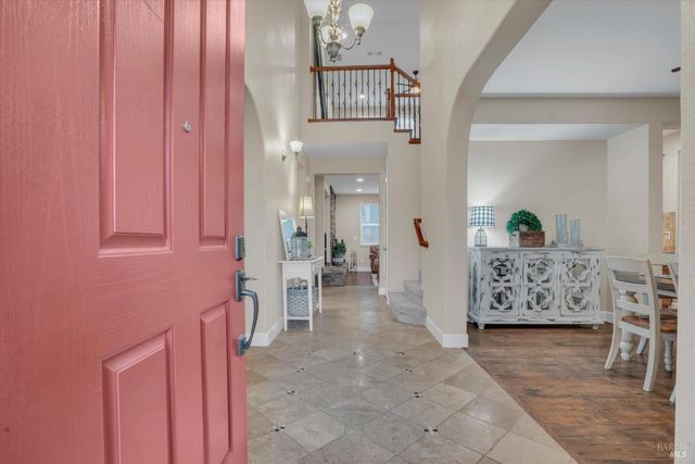 1007 Canterbury Ct, Vacaville, CA 95687