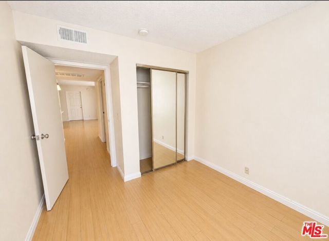 13406 Moorpark Street 102, Los Angeles, CA 91423