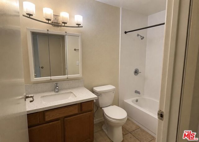13406 Moorpark Street 102, Los Angeles, CA 91423