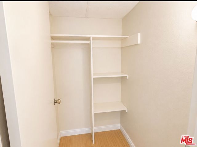13406 Moorpark Street 102, Los Angeles, CA 91423