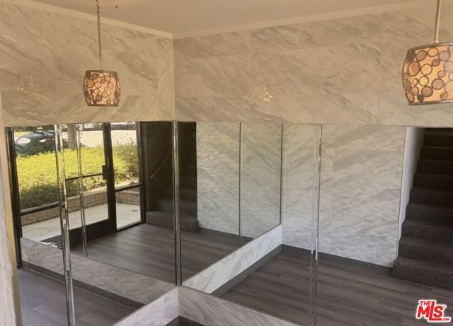 13406 Moorpark Street 102, Los Angeles, CA 91423