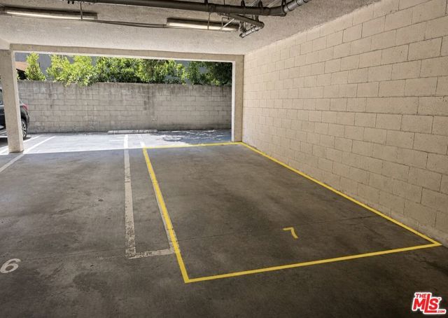 13406 Moorpark Street 102, Los Angeles, CA 91423