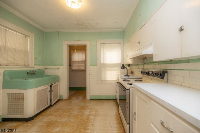 13 Liberty St, Irvington Twp., NJ 07111