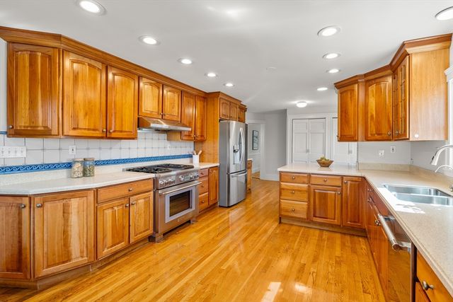 285 Fairmount Ave, Boston, MA 02136