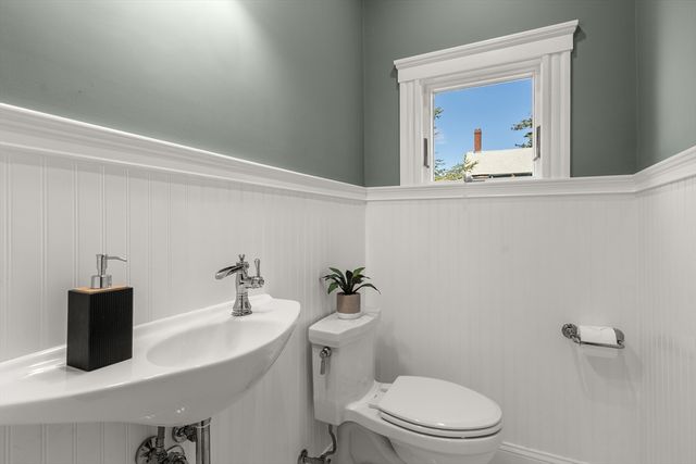 285 Fairmount Ave, Boston, MA 02136