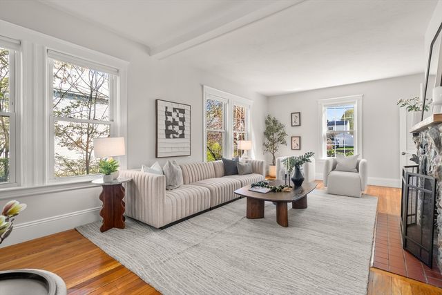 285 Fairmount Ave, Boston, MA 02136