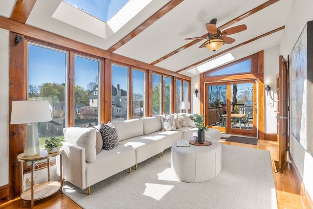 285 Fairmount Ave, Boston, MA 02136