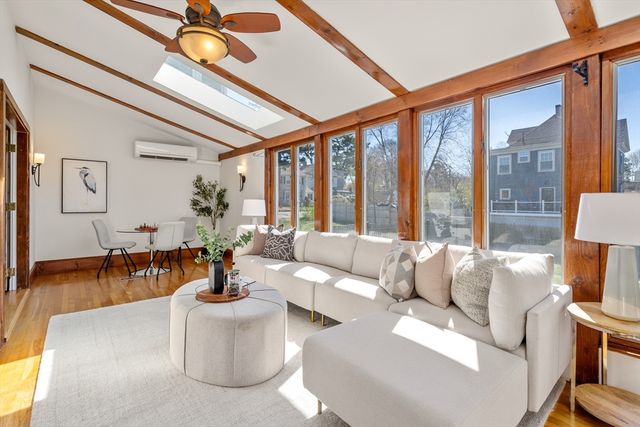 285 Fairmount Ave, Boston, MA 02136