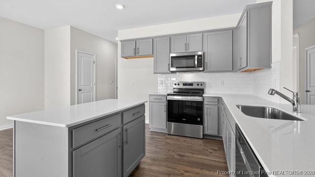 1026 Misty Creek Drive, Aberdeen, NC 28315