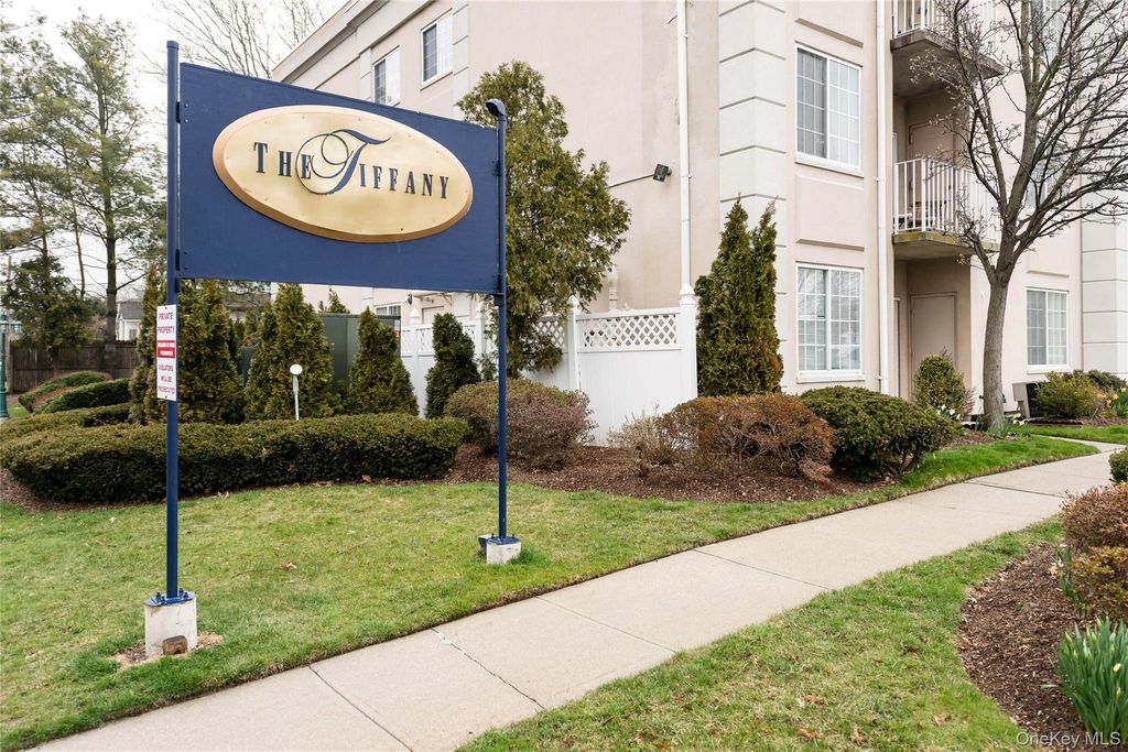 54 School Street 104, Westbury, NY 11590 — exterior