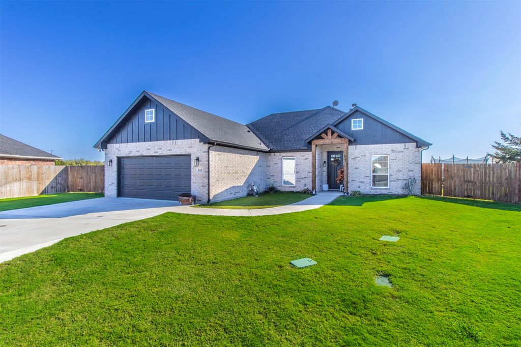 141 Palmer South Court, Palmer, TX 75152