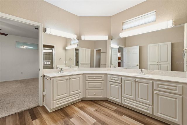 1075 MOTORCOACH DRIVE, Polk City, FL 33868