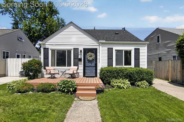 2217 Guthrie Avenue, Royal Oak, MI 48067