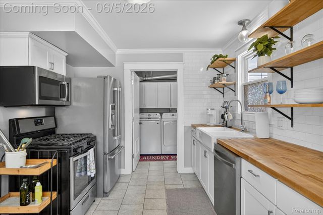 2217 Guthrie Avenue, Royal Oak, MI 48067