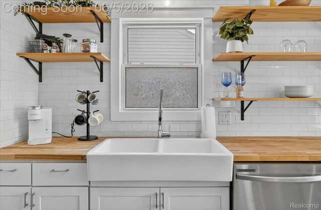 2217 Guthrie Avenue, Royal Oak, MI 48067
