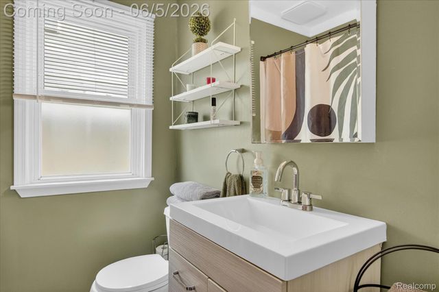 2217 Guthrie Avenue, Royal Oak, MI 48067
