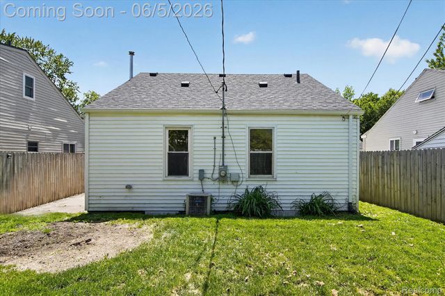 2217 Guthrie Avenue, Royal Oak, MI 48067