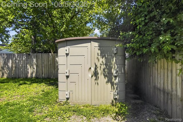 2217 Guthrie Avenue, Royal Oak, MI 48067