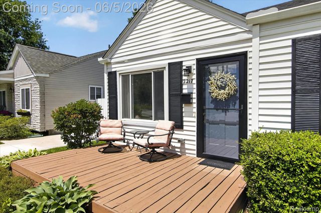 2217 Guthrie Avenue, Royal Oak, MI 48067