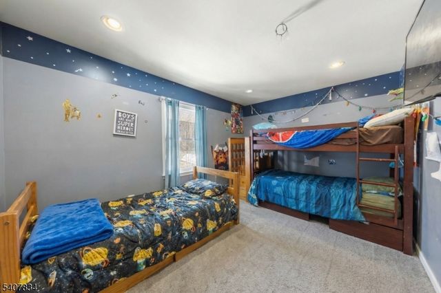 31 Meadow Ln, Vernon Twp., NJ 07462