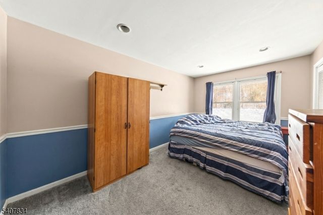 31 Meadow Ln, Vernon Twp., NJ 07462