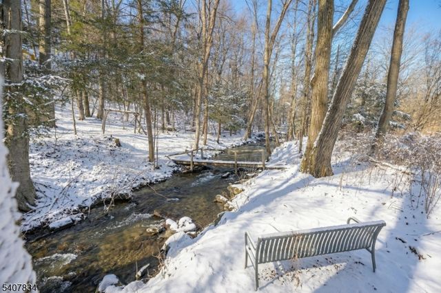 31 Meadow Ln, Vernon Twp., NJ 07462