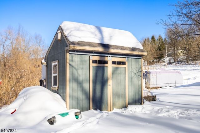 31 Meadow Ln, Vernon Twp., NJ 07462