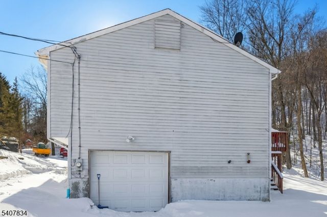 31 Meadow Ln, Vernon Twp., NJ 07462