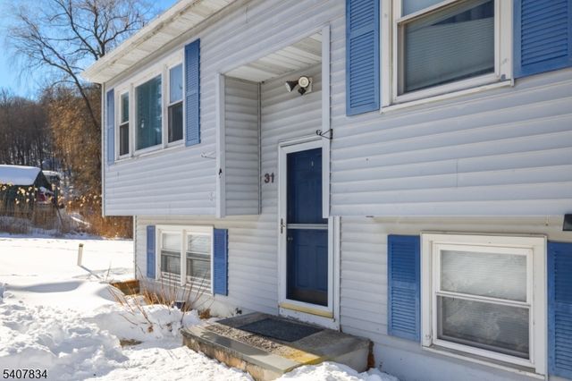31 Meadow Ln, Vernon Twp., NJ 07462