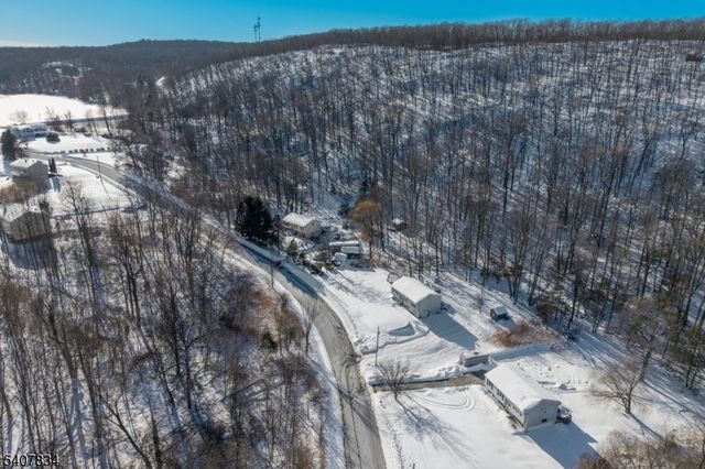 31 Meadow Ln, Vernon Twp., NJ 07462