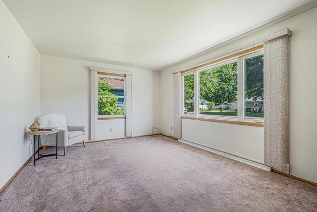3332 W 1ST AVENUE, Appleton, WI 54914