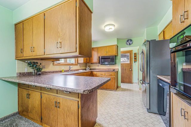 3332 W 1ST AVENUE, Appleton, WI 54914