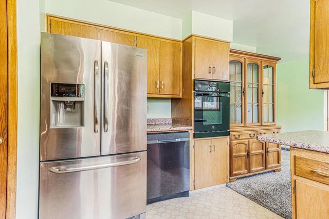 3332 W 1ST AVENUE, Appleton, WI 54914