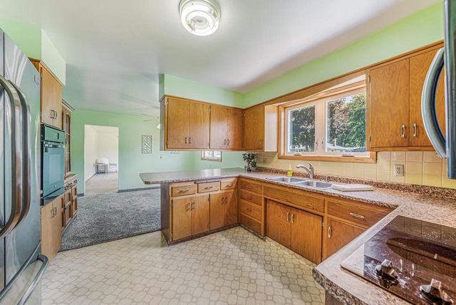 3332 W 1ST AVENUE, Appleton, WI 54914