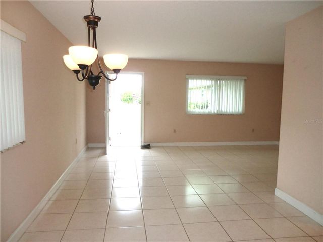 201 KINGS BOULEVARD 15, Sun City Center, FL 33573
