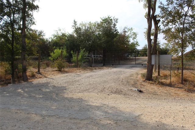 1567 Boggy Creek RD, Lockhart, TX 78644