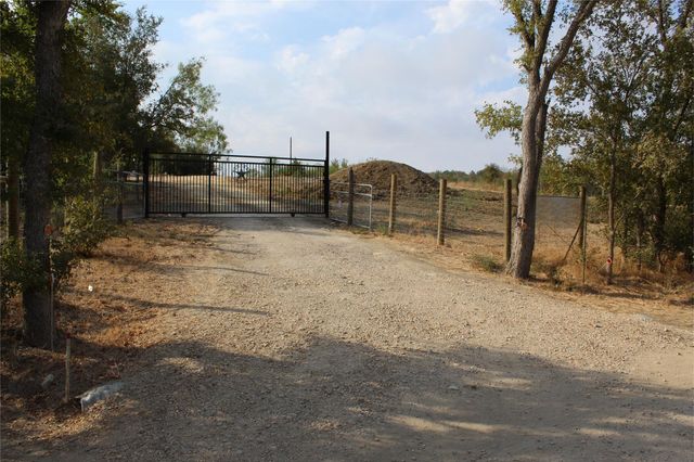 1567 Boggy Creek RD, Lockhart, TX 78644