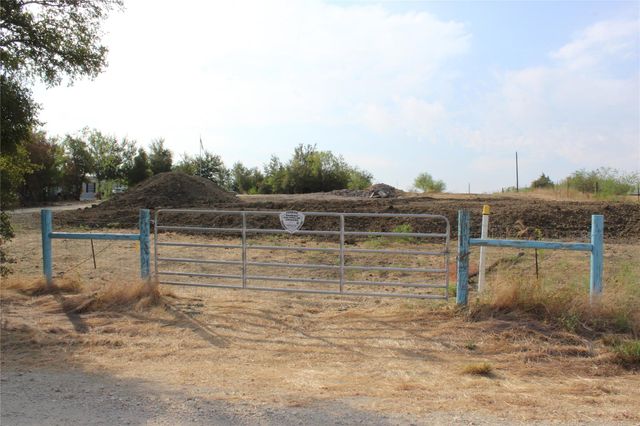 1567 Boggy Creek RD, Lockhart, TX 78644