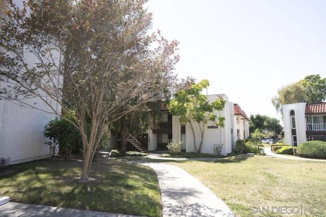 6878 Navajo 32, San Diego, CA 92119