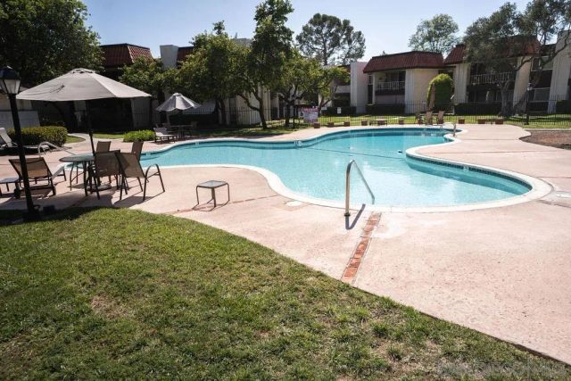 6878 Navajo 32, San Diego, CA 92119
