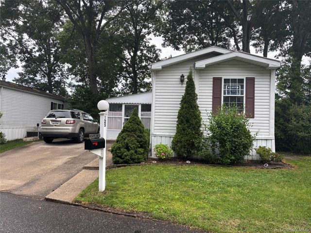 1661 Old Country Road 125, Riverhead, NY 11901