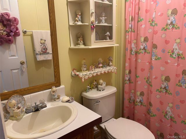1661 Old Country Road 125, Riverhead, NY 11901