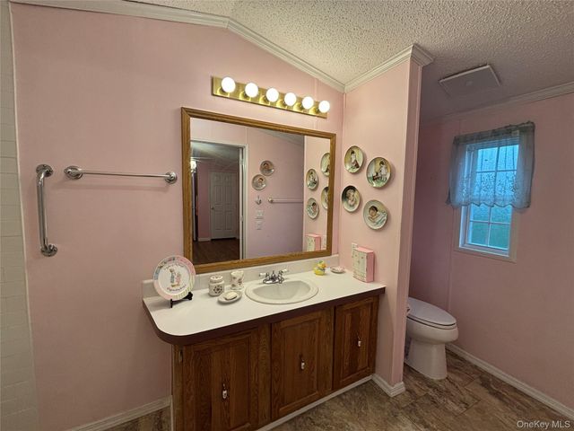 1661 Old Country Road 125, Riverhead, NY 11901
