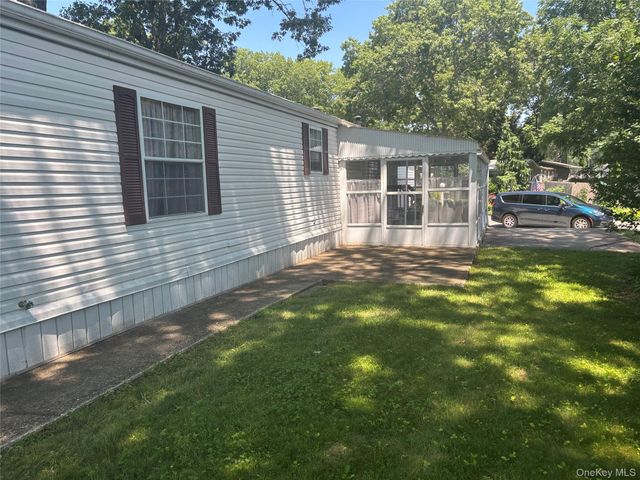 1661 Old Country Road 125, Riverhead, NY 11901