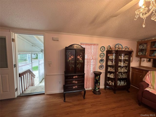 1661 Old Country Road 125, Riverhead, NY 11901
