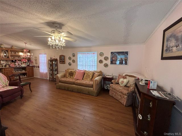 1661 Old Country Road 125, Riverhead, NY 11901
